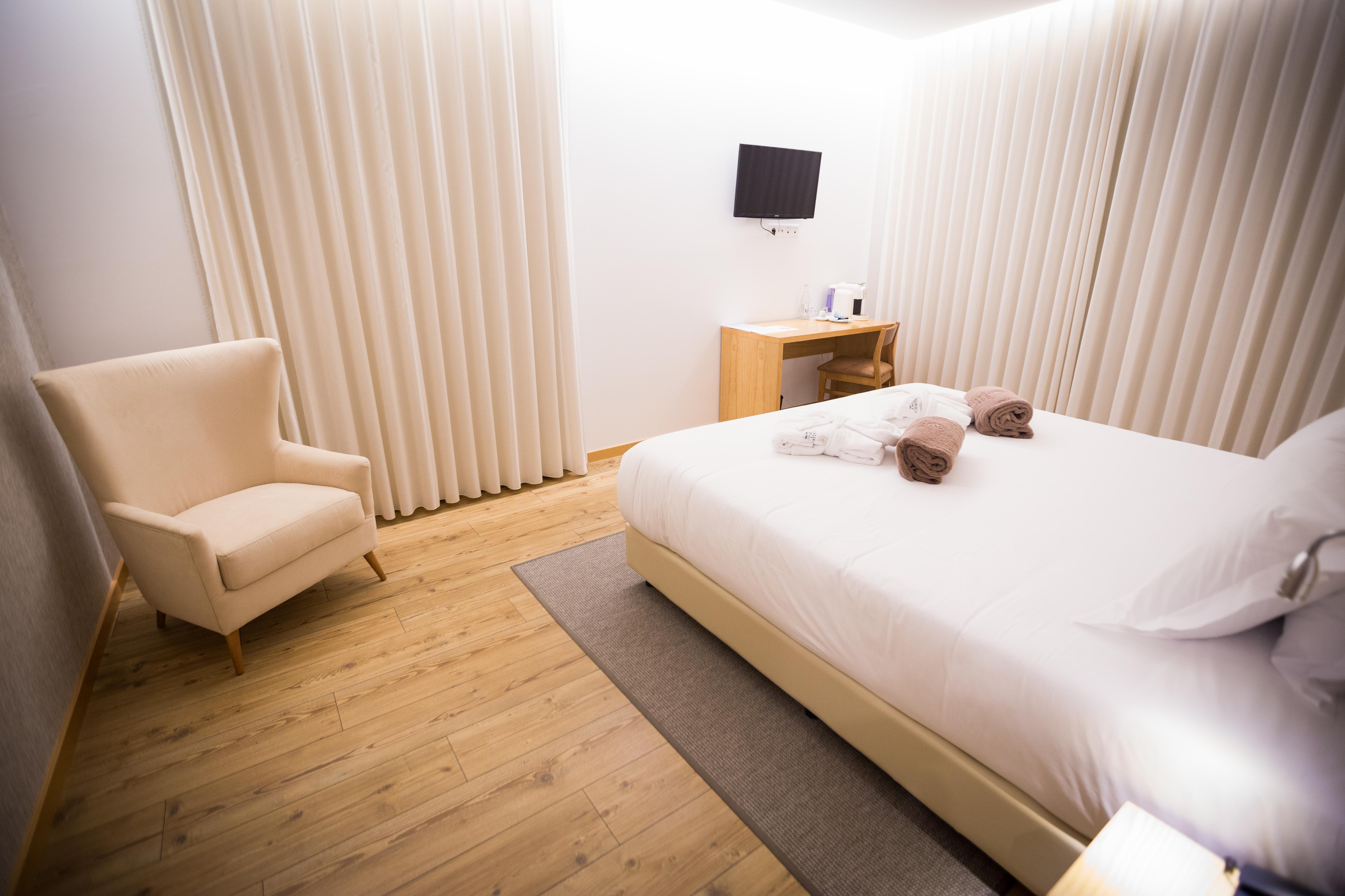 Lam Hotel Селоріку-де-Башту Екстер'єр фото